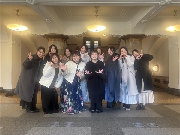 高級ホテルのアフタヌーンティー会